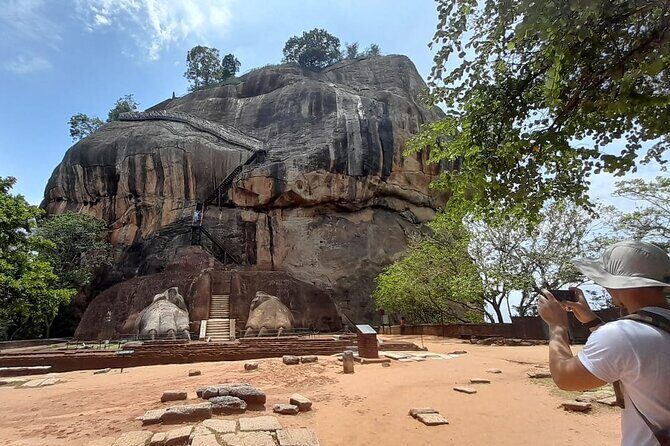 7-day tour in Sri Lanka - Day 4: Nine Arches Bridge, Little Adam’s Peak, and tea-country viewpoints