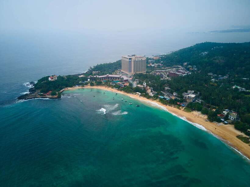 8-Day Sri Lanka Private Round Tour Hotels, Meals, Car, Guide - Day 3: Kandy essentials—gardens, lake views, the Tooth Relic, and a cultural show