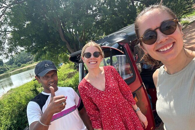 Ambuluwawa Tower and Kandy City Tuk Tuk Tour with Epic views - Bahirawakanda Vihara Buddha, gem museum, and better photo angles