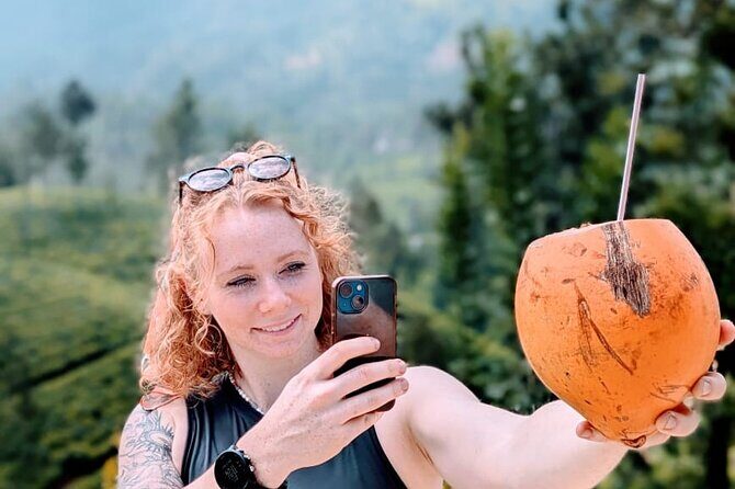 Ambuluwawa Tower and Kandy City Tuk Tuk Tour with Epic views - Temple of the Sacred Tooth Relic and the cultural show slot