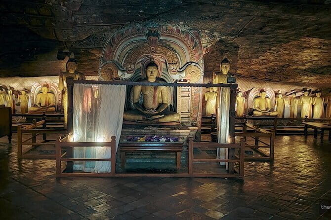 Day Tour Kandy to Sigiriya with Dambulla Cave Temple Excursion - Stop 1 in Matale: Sri Muthumari Amman Kovil (why this quick temple break matters)