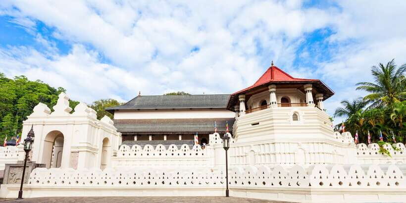 From Colombo: Kandy Full-Day Trip - Lunch in Kandy and the Gem Museum Stop: Great Opportunity, Watch the Sales Pressure