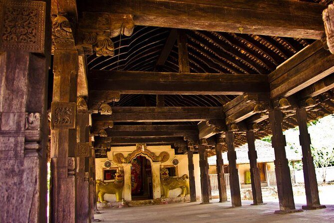 I Day Kandy Heritage Culture Tour - Temple of the Sacred Tooth Relic: what to watch for in the ceremony areas