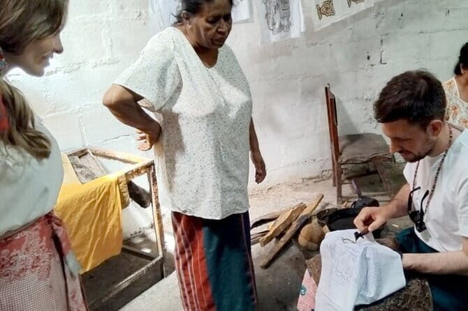 Interactive Batik Workshop and Lessons in Sri Lanka - Wax Mixtures, Waxing Techniques, and the Wax Resist Moment
