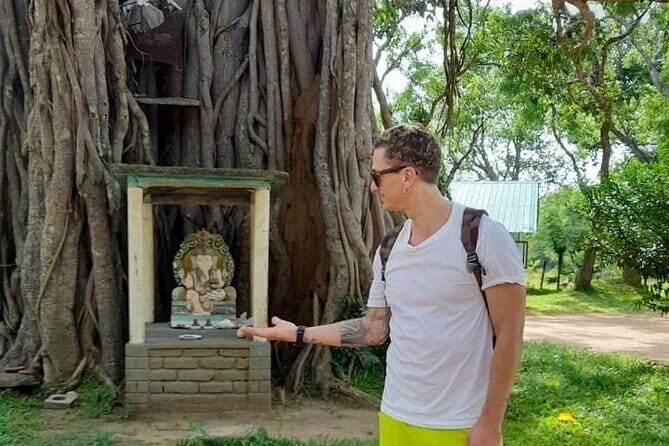 Interactive Batik Workshop and Lessons in Sri Lanka - Wax Burning and Wax Boiling: The De-Waxing Finish