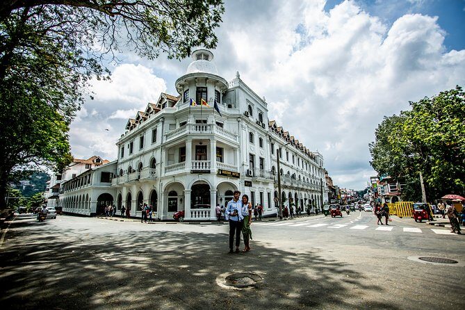 Kandy City Day Tour with a verified tour guide - Bahiravokanda Vihara Buddha statue: the light show you can catch