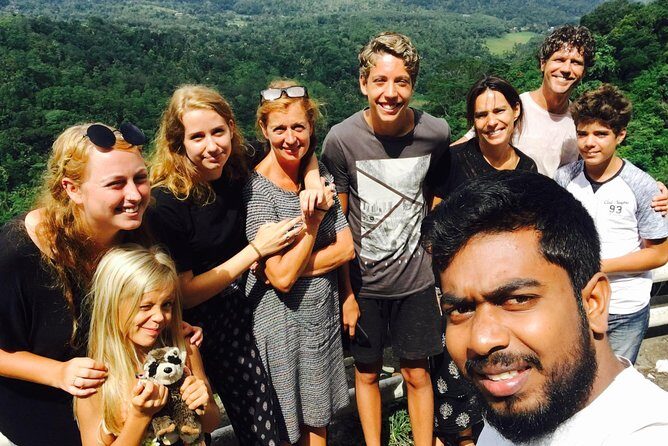 Kandy City guide Tour and day trip private luxury car and van - Tea factory near Kadugannawa: Ceylon tea explained, not just sold