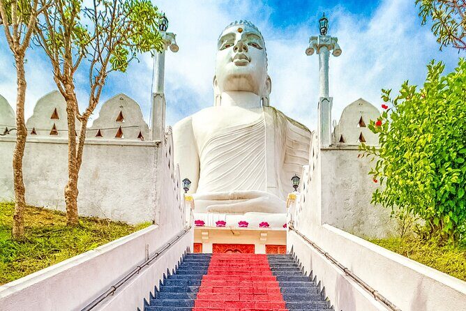 Kandy City Sightseeing and Ambuluwawa Tower by Tuk Tuk Tour - Bahirawakanda (Big Buddha): free viewpoints without the hassle