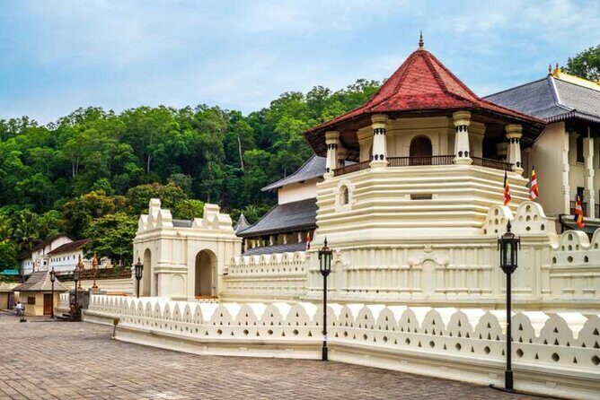 Kandy City Sightseeing Tour by Tuk Tuk - Kandy by Tuk Tuk: How You Fit So Many Stops in 5–8 Hours