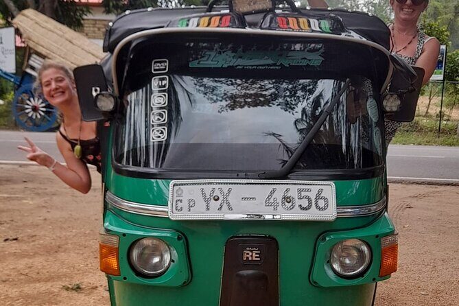 Kandy City Sightseeing Tour by Tuk Tuk - Kandy Cultural Dance at the Lake Club: What to Watch For