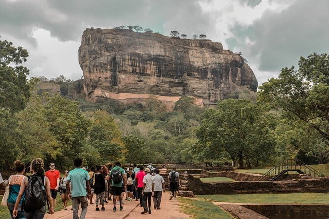 Kandy City Tour & Famous Ambuluwawa Tower with Friendly Chauffeur - Peradeniya Botanical Gardens: a long enough stroll to feel worth it