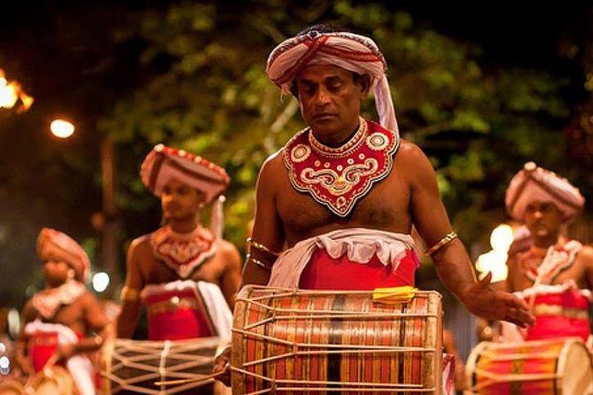 Kandy City Tour with Mahaweli - Start Strong in the Kandy Area: Udawattekele + the Bahiravokanda View