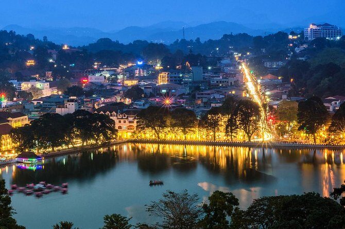 Kandy City Tour with Mahaweli - Tea Museum, Gem Demo, and Batik: Learning by Watching