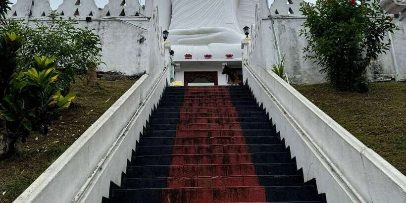 Kandy: Private Guided Tour with Local Highlights by Tuk Tuk - 4 hours, a tight route, and what you actually get to see