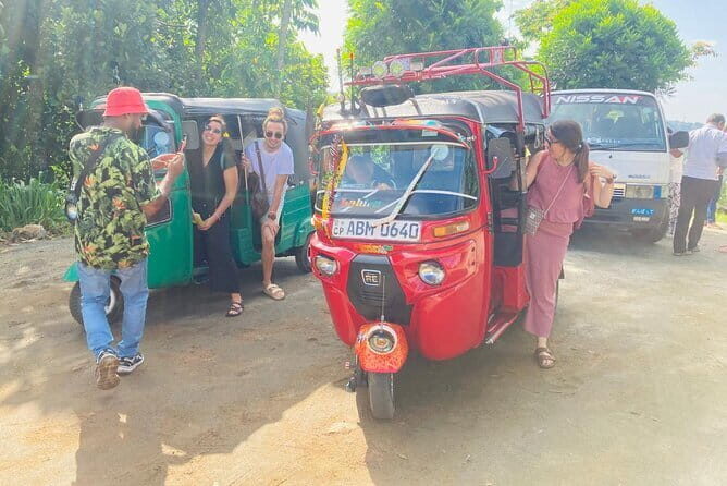 Kandy, Sigiriya and Pidurangala Rock Tuk Tuk Safari - Guide Quality and the Masi Standard