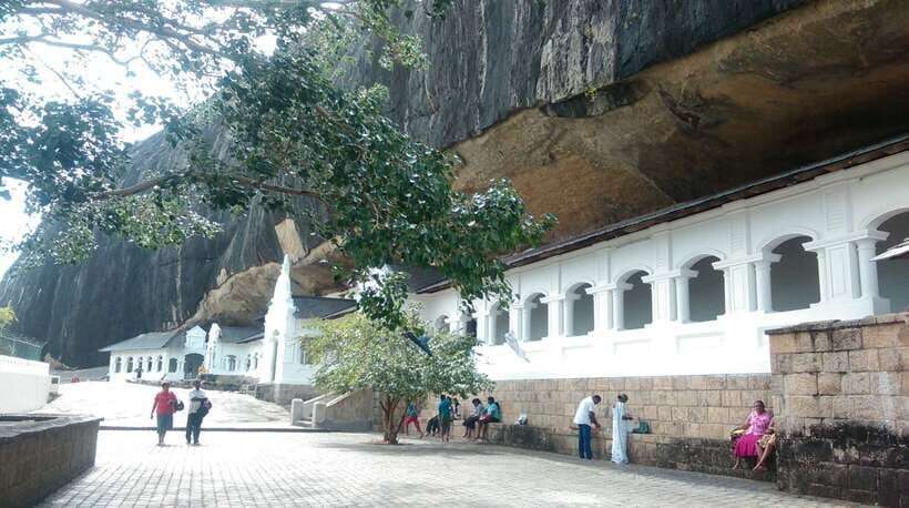 Kandy: Sigiriya Fortress & Cave Temple Full Day Private Tour - Herbal foot massage: small time, big payoff