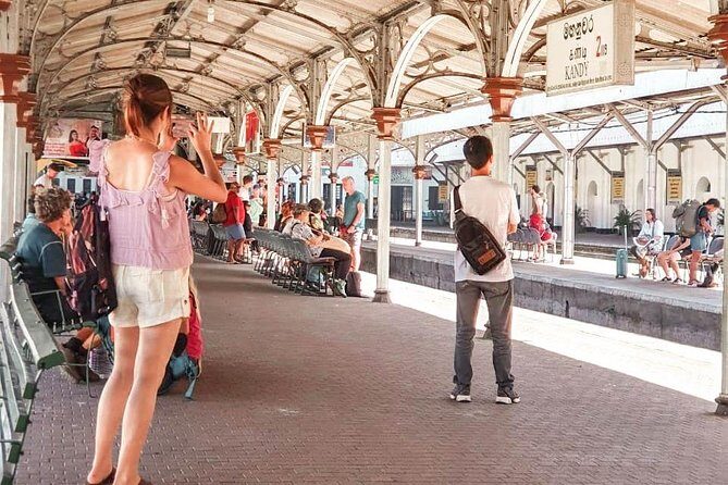 Kandy to Ella train ride on (Train No: 1005 "Podi Menike") - Why Podi Menike is worth reserving early