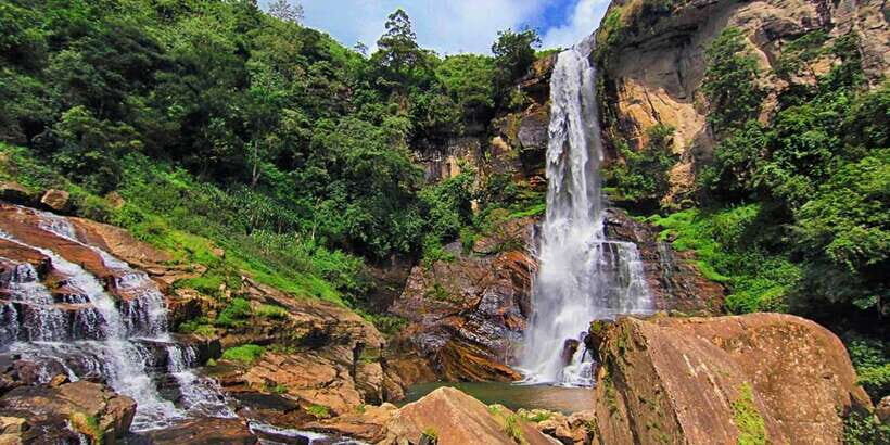 Kandy To Nuwara Eliya Drop Tour - Sri Lanka - Wood carving family workshop: craft you can buy, but also watch