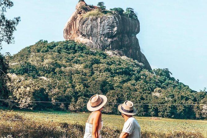 Kandy to Sigiriya Day Tour and Dambulla cave temple with private vehicle - Sigiriya Lion Rock: climbing the fortress and managing the heat