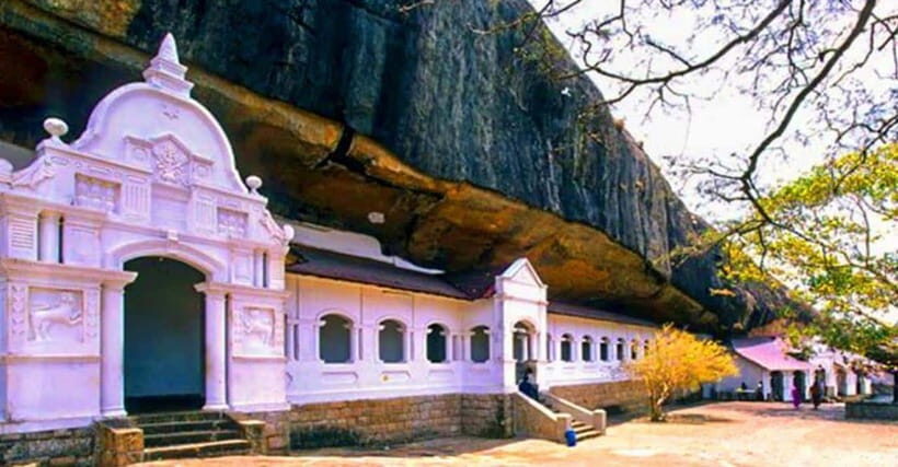Kandy to Sigiriya Private Tour by Tuk Tuk with All Fees - Matale Hindu Temple: color, craftsmanship, and the right dress code