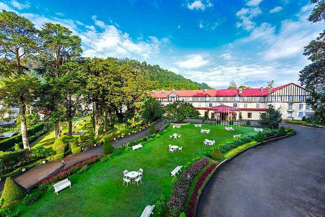 Nuwara Eliya Highlands from Kandy - Bluefield Tea Gardens: watching tea made, then tasting it