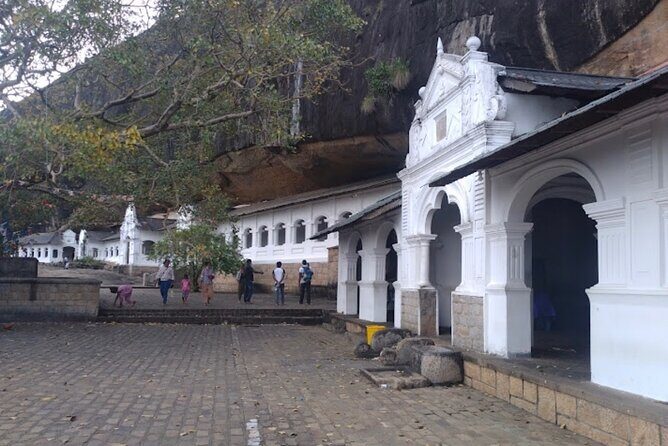 Private Full Day Tour Sigiriya and Dambulla From Kandy - Private Pickup and Air-Conditioned Transport That Actually Helps