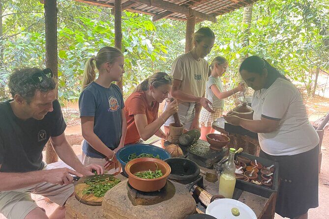Private Kandy Authentic Cooking Class - From your hotel to the village kitchen: what the start feels like