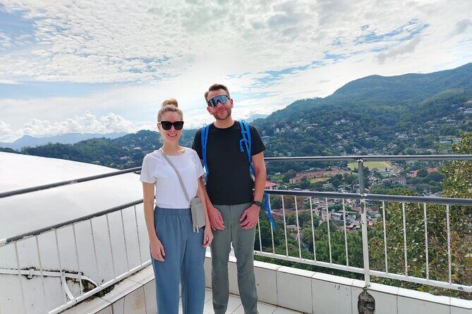 Private Kandy City Tour: Temple of the Tooth & Lake Highlights - Stop 3: Royal Botanical Gardens for a real break from the streets
