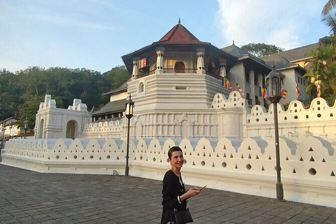 Private Kandy City Tour: Temple of the Tooth & Lake Highlights - Stop 6: Temple of the Sacred Tooth Relic—Kandy’s headline temple