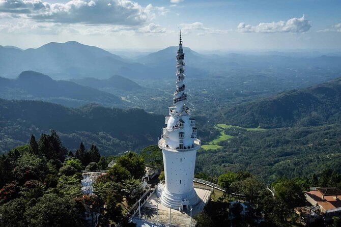 Private Sri Lanka Tour & Hike Experience to Ambuluwawa Tower - The forest hike: breaks, viewpoints, and guide-led pacing