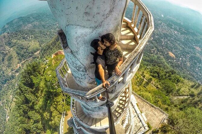 Private Sri Lanka Tour & Hike Experience to Ambuluwawa Tower - Ambuluwawa Tower: 48 meters of climb for a 360-degree payoff