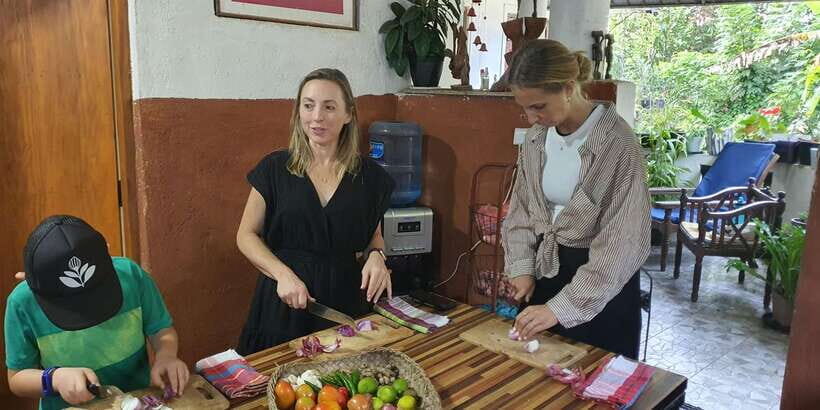 Private Traditional Sri Lankan Cooking Class in Kandy - Dining With Your Hands Still Smelling Like Curry