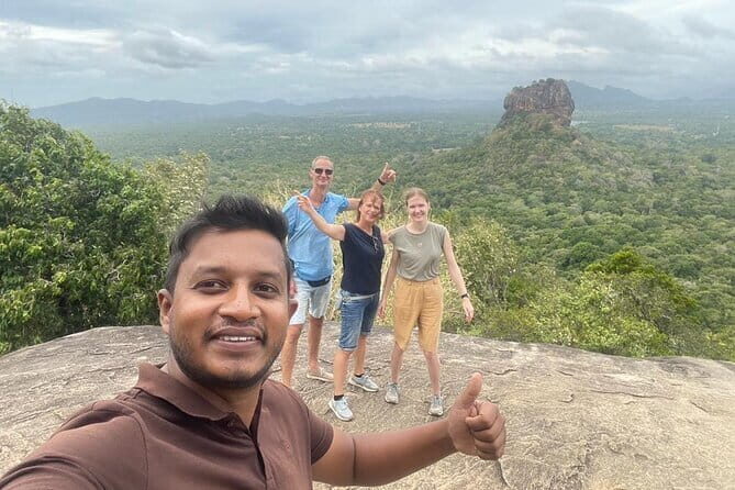 Sri Lanka 4 Day Private Tour - A 4-day route that strings together Kandy, Sigiriya, tea country, and Ella