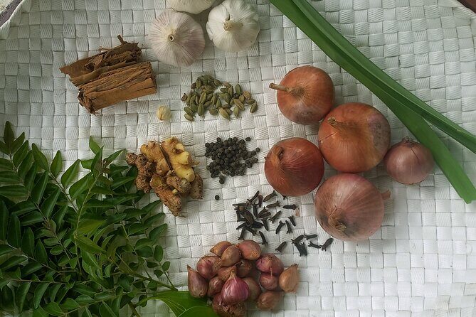 Sri Lankan cooking class with Nilu Kandy( FREE PICKUP & Drop) - The village home-kitchen setting near Kandy